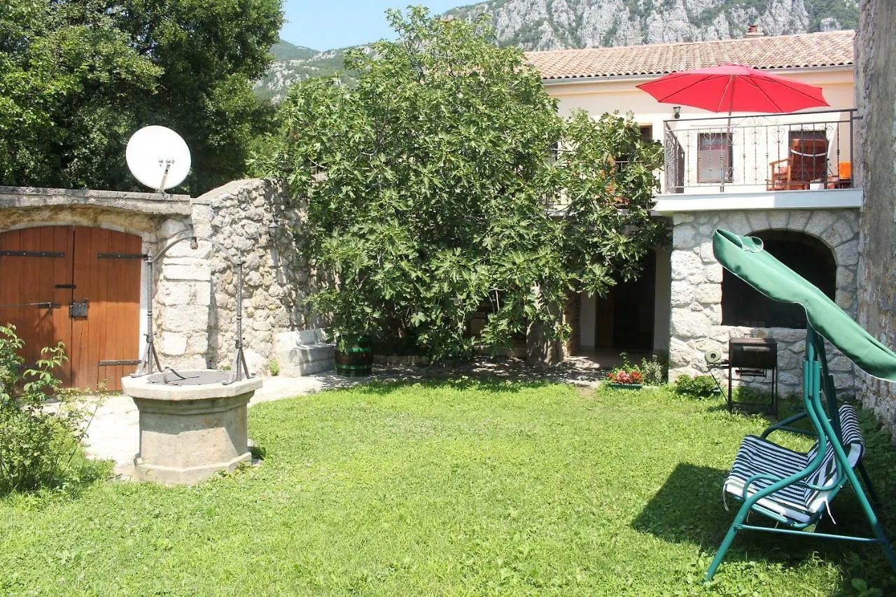 Grižane Villa Bartola בית נופש